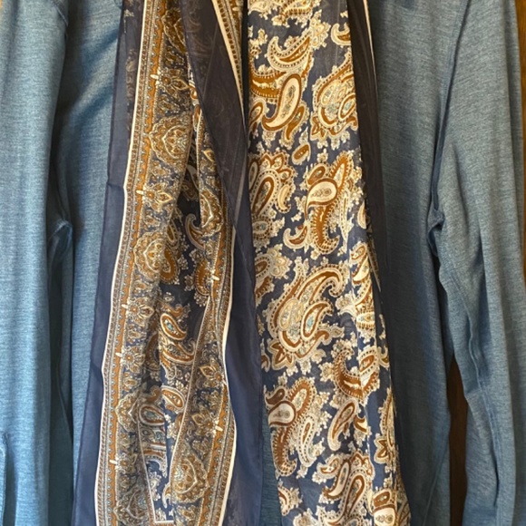 Navy paisley print scarf - Picture 8 of 8
